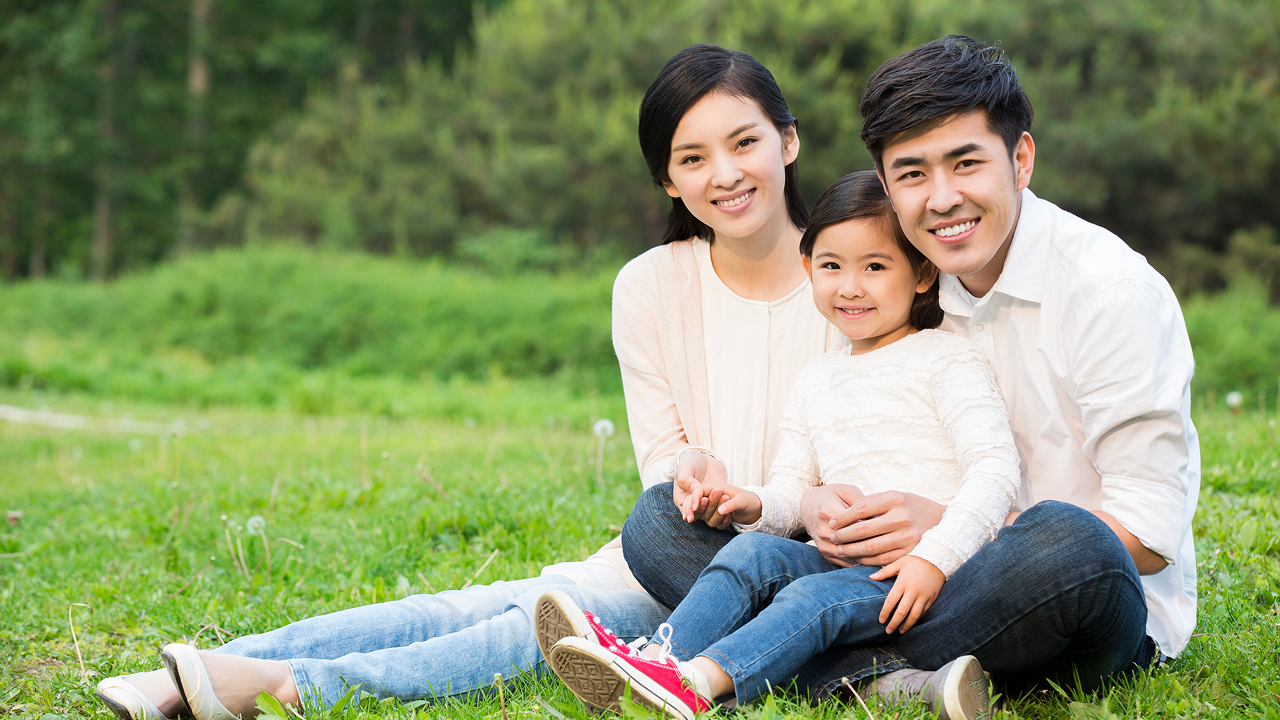 foto keluarga sehat dan bahagia