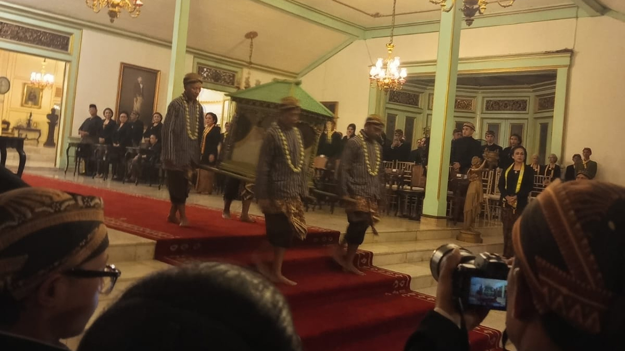 kirab malam satu suro